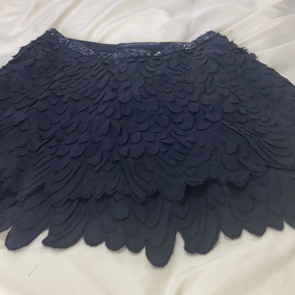 Black textured skirt